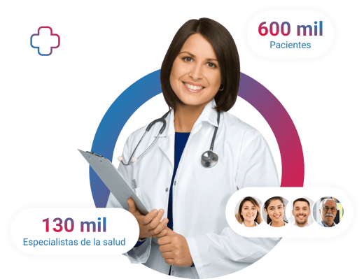 doctora feliz usando la plataforma medica en linea de doctoranytime para Mexico