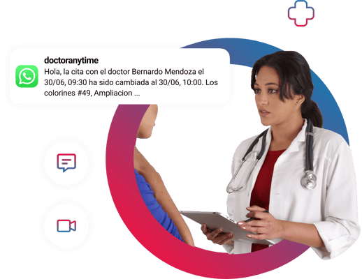 Doctora haciendo una cita por Whatsapp a través de Doctoranytime